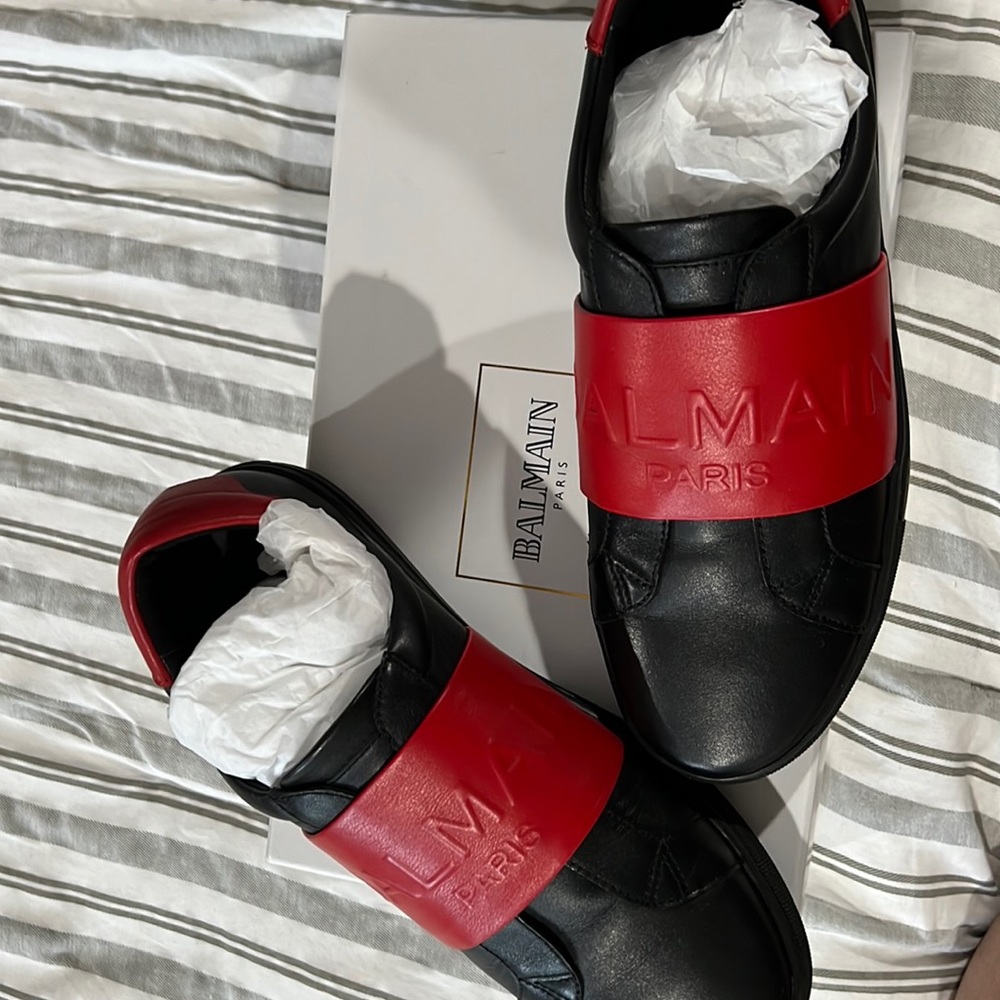Never worn balmain sneakers